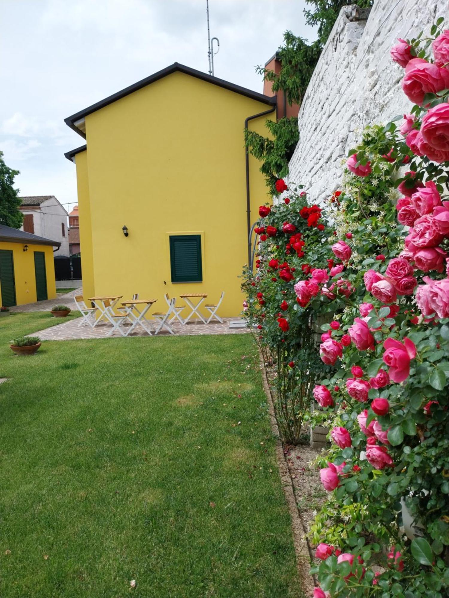 B&B La Casa Gialla Ravenna Exterior photo